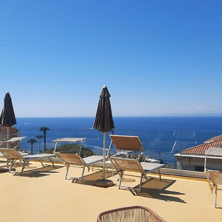 Hotel La Meridiana Sorrento Exterior photo
