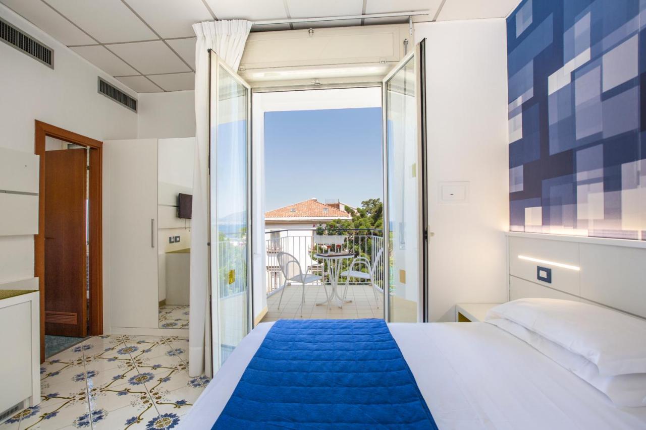 Hotel La Meridiana Sorrento Exterior photo