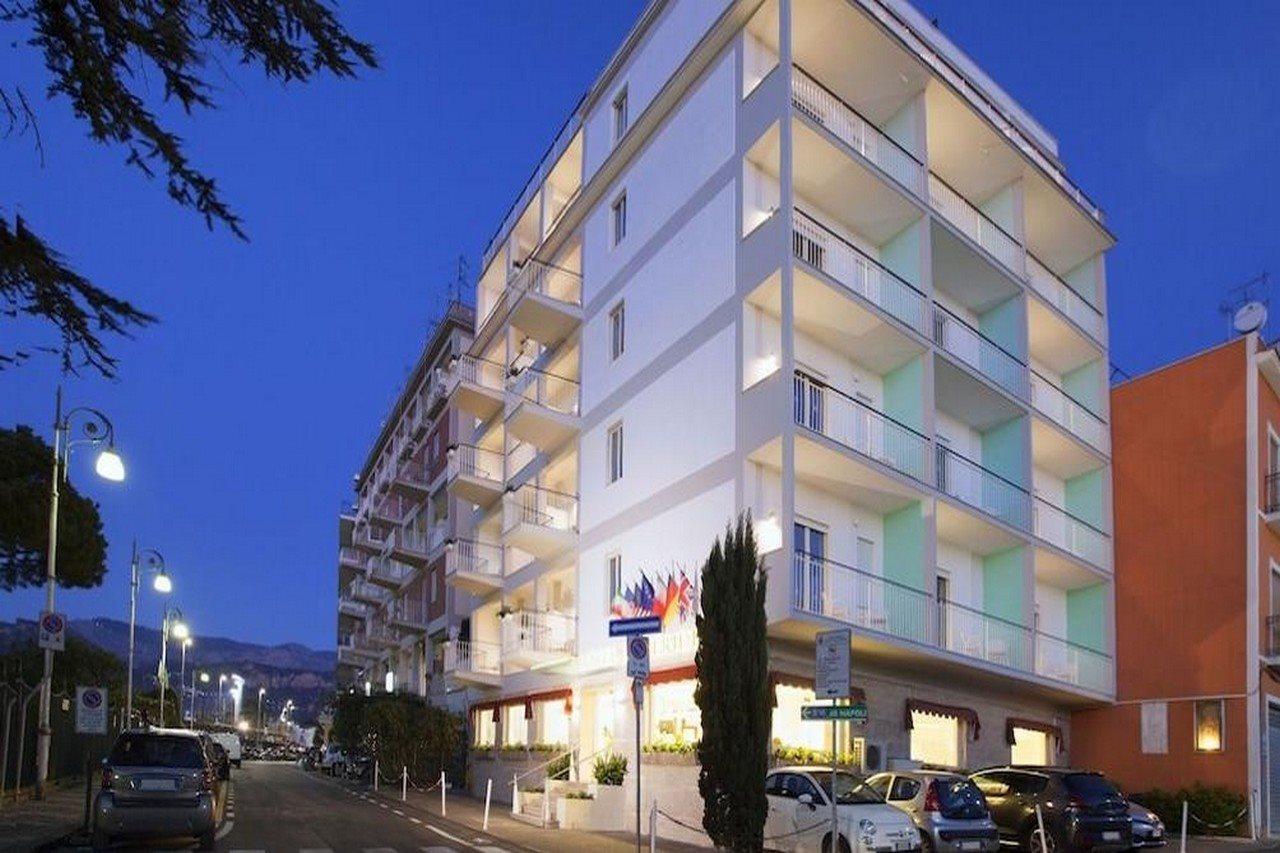 Hotel La Meridiana Sorrento Exterior photo