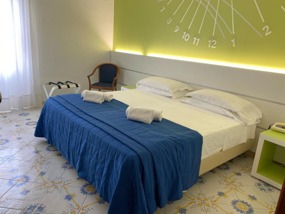 Hotel La Meridiana Sorrento Exterior photo