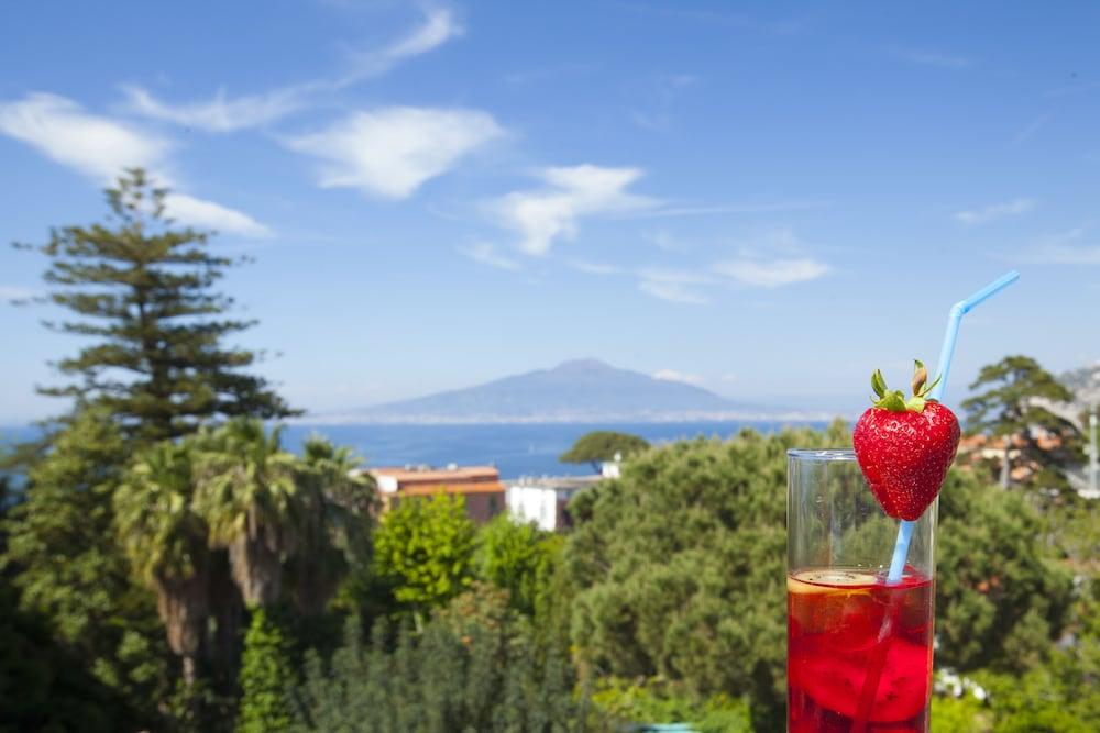 Hotel La Meridiana Sorrento Exterior photo