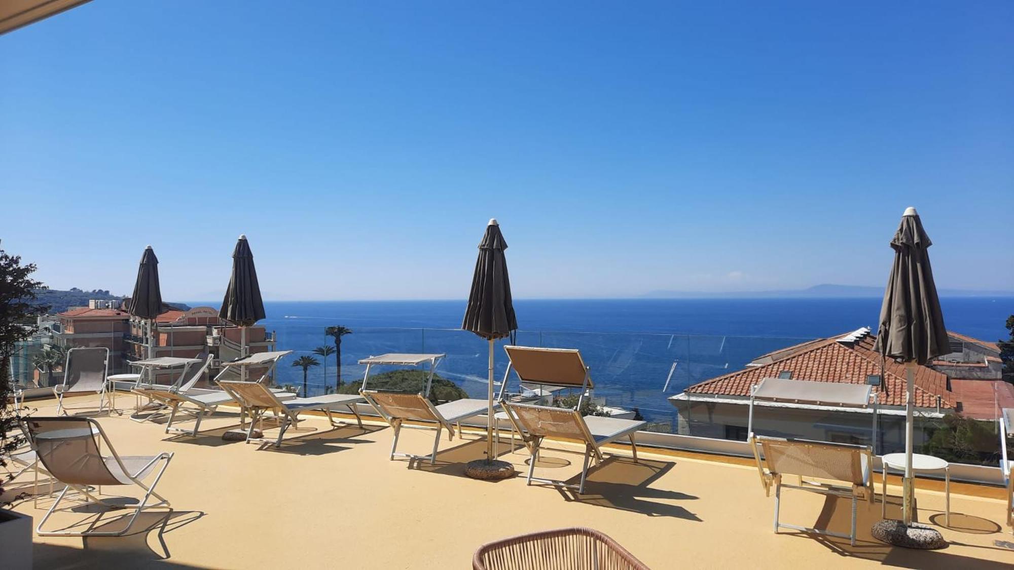 Hotel La Meridiana Sorrento Exterior photo