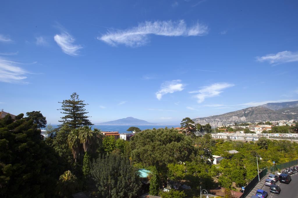 Hotel La Meridiana Sorrento Exterior photo