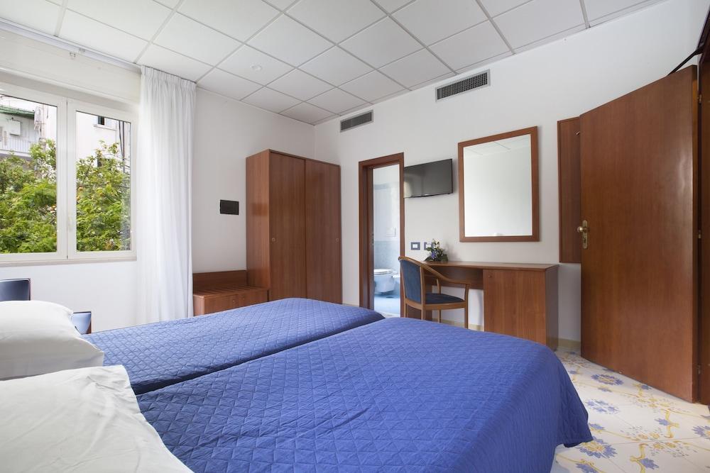 Hotel La Meridiana Sorrento Exterior photo