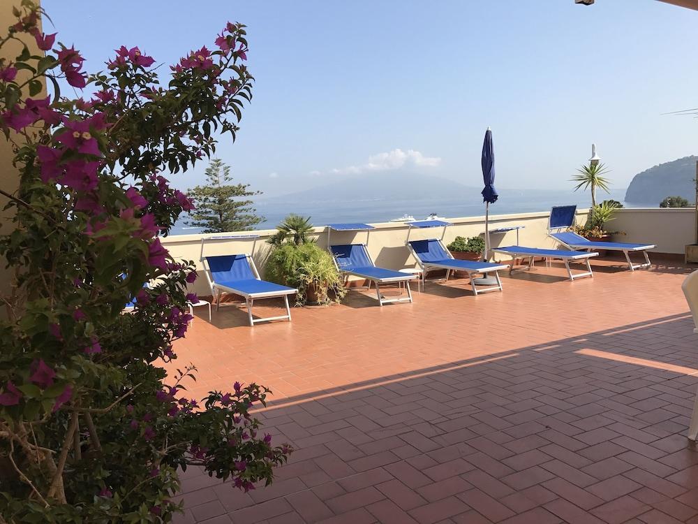 Hotel La Meridiana Sorrento Exterior photo