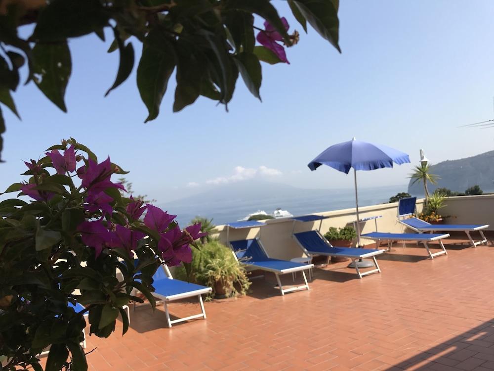 Hotel La Meridiana Sorrento Exterior photo
